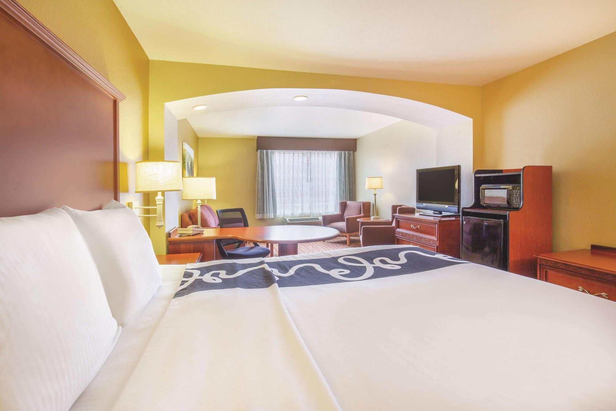 La Quinta by Wyndham Bentonville Extérieur photo