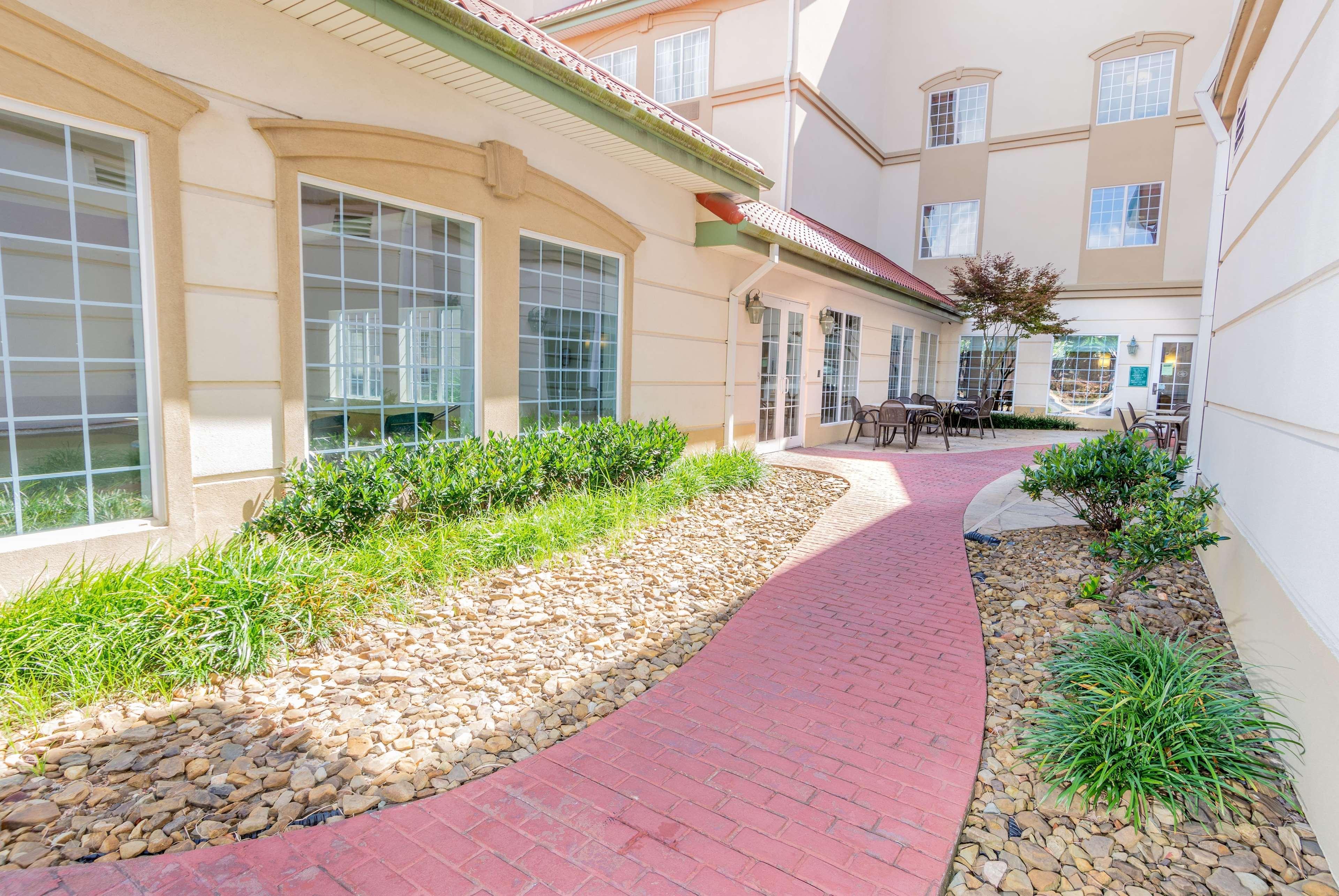 La Quinta by Wyndham Bentonville Extérieur photo