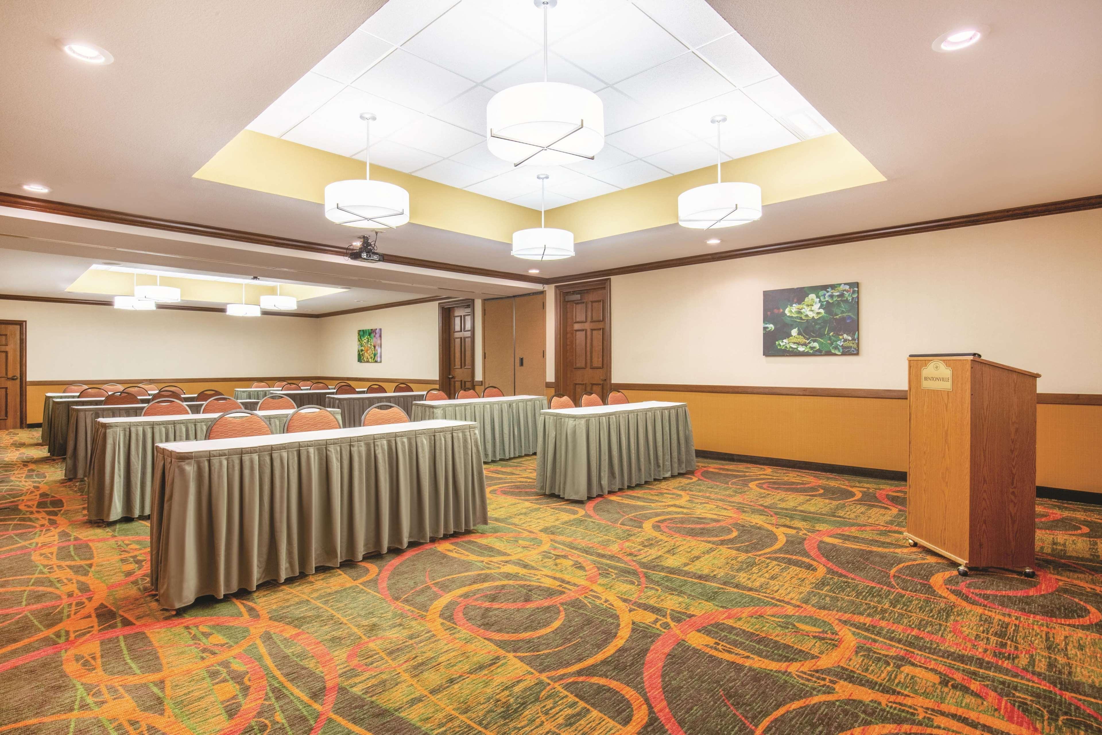 La Quinta by Wyndham Bentonville Extérieur photo