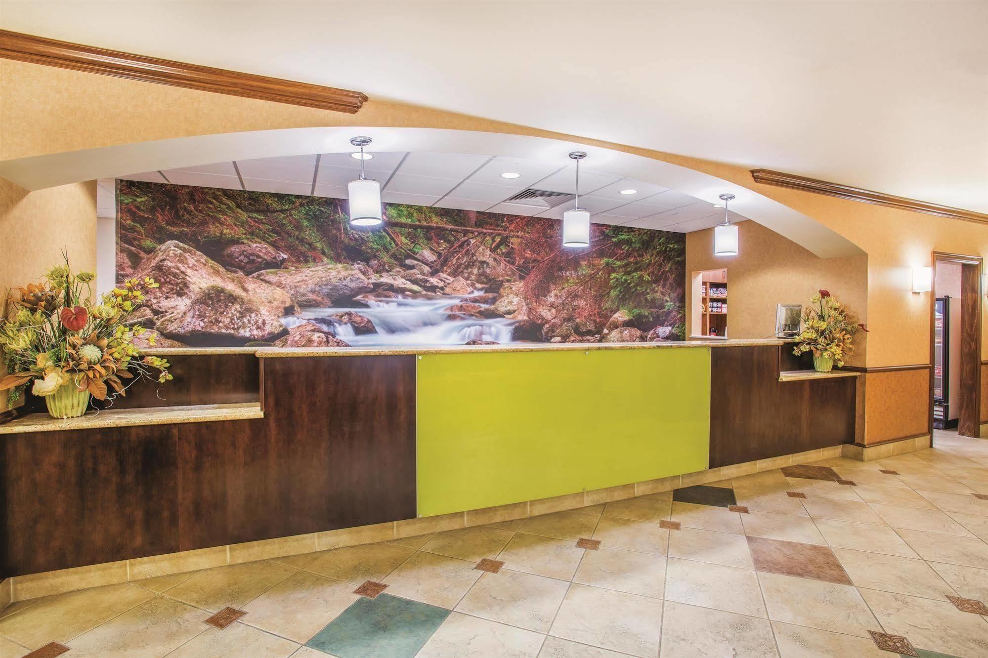La Quinta by Wyndham Bentonville Extérieur photo